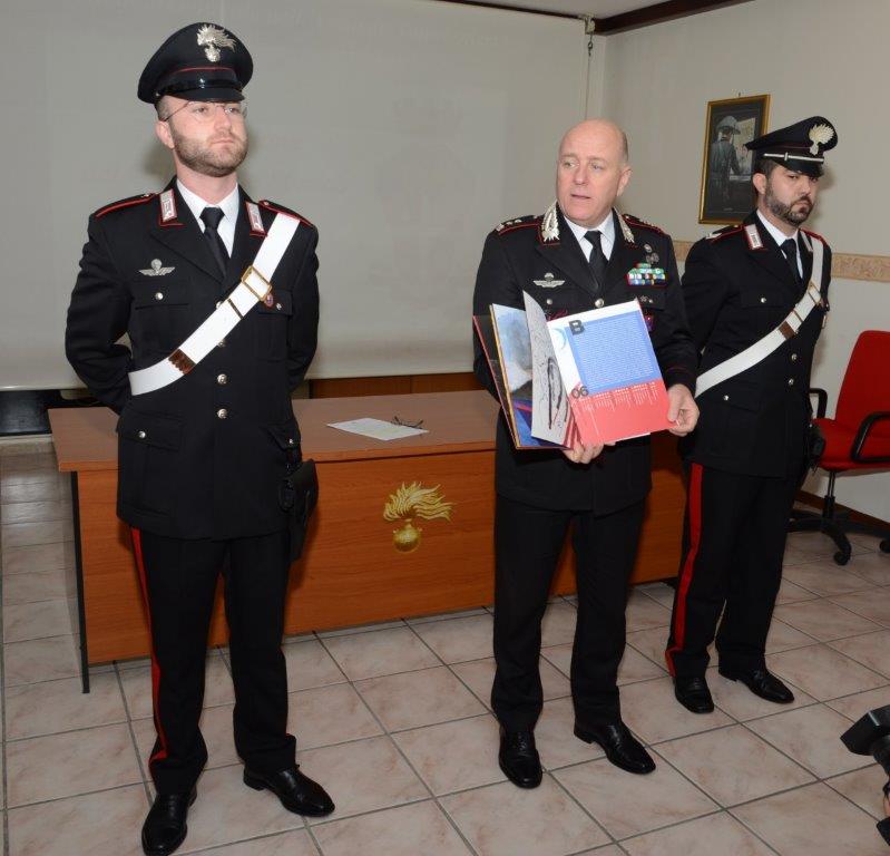 Carabinieri vicini ai cittadini, presentato il calendario storico